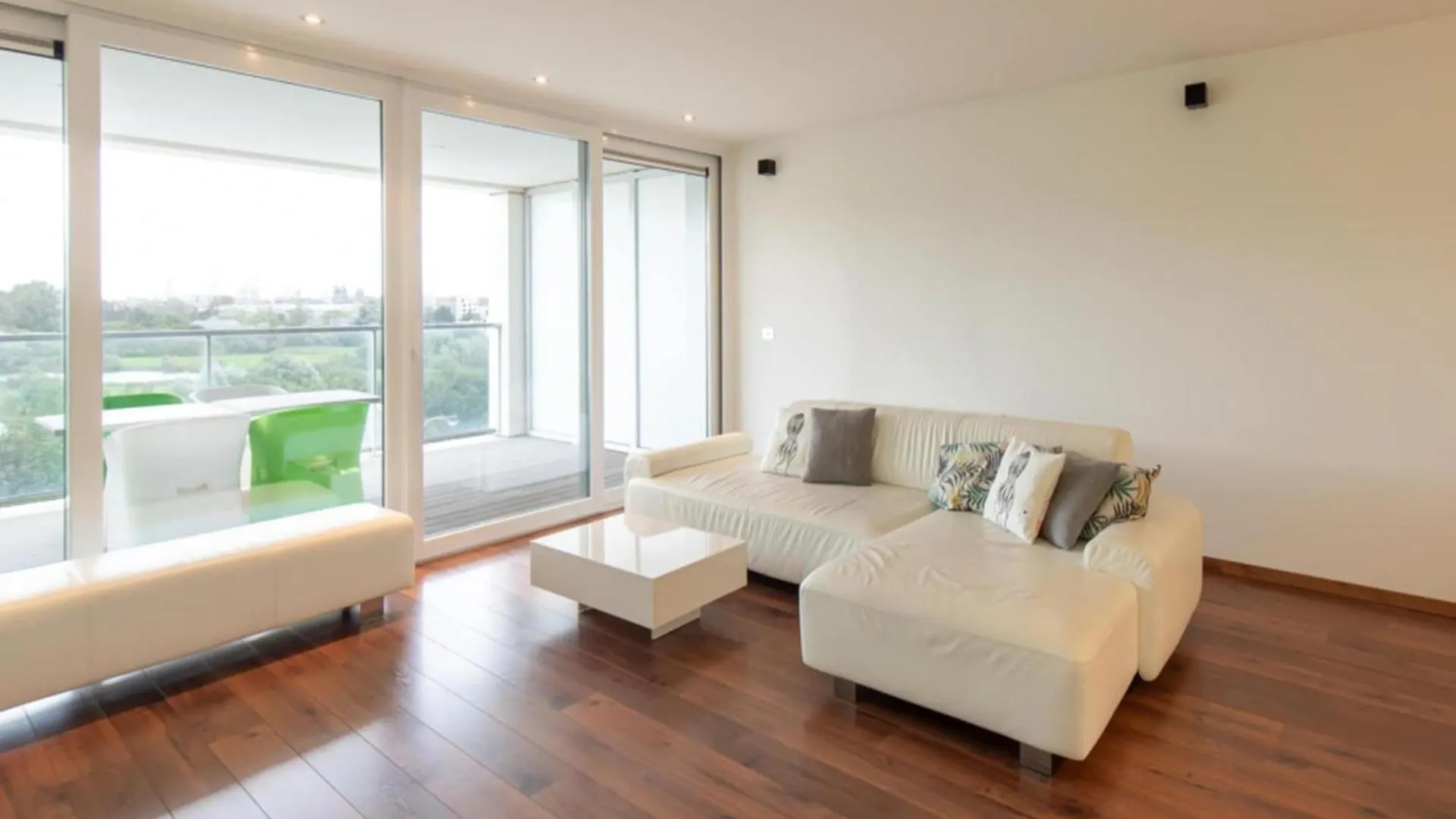 Beautiful Apartment With View Ostend